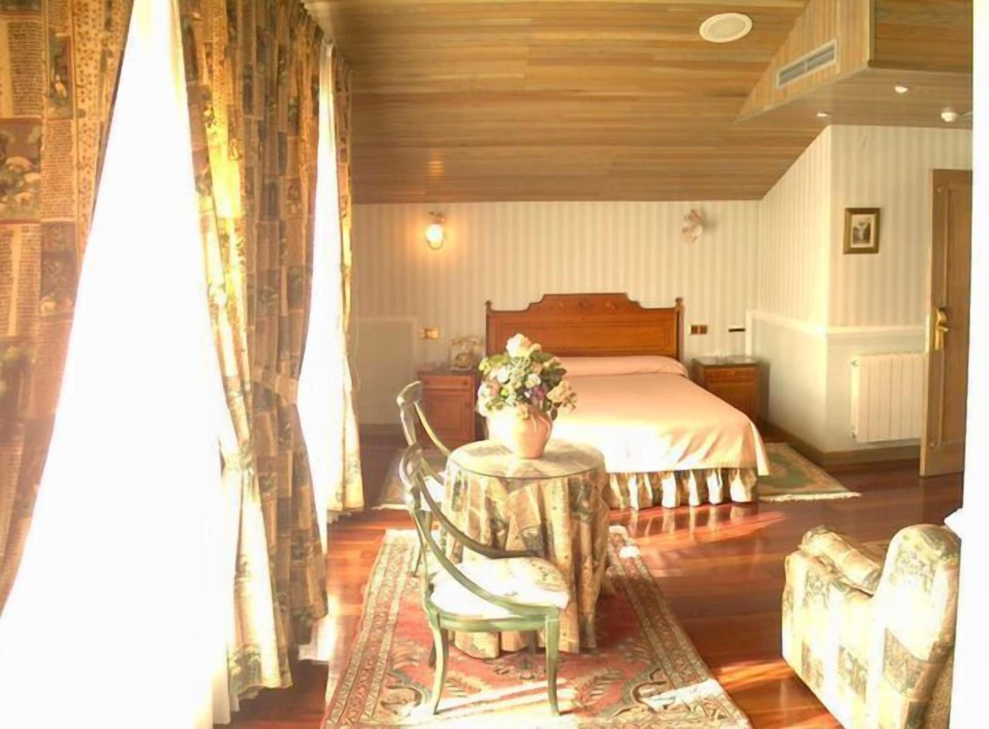 My Rooms City Hotel Camino De Santiago Los Tomillares ภายนอก รูปภาพ