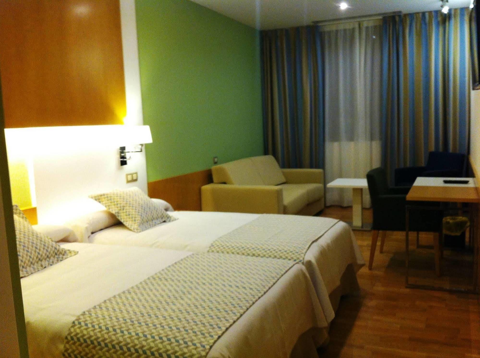 My Rooms City Hotel Camino De Santiago Los Tomillares ภายนอก รูปภาพ